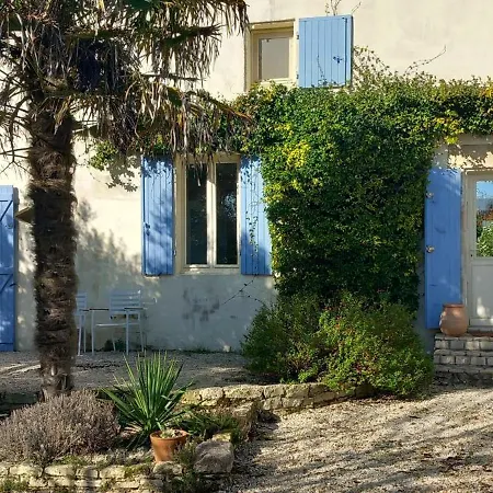Charming Countryside Retreat Macqueville